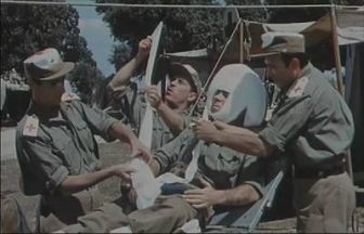 imagen: Cine de barrio: Tres de la Cruz Roja