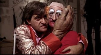 imagen: Muertos de risa (1999)